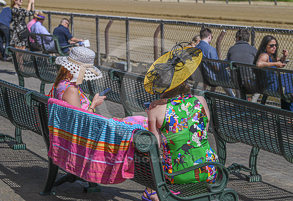 Belmont_stakes_fans01_ko