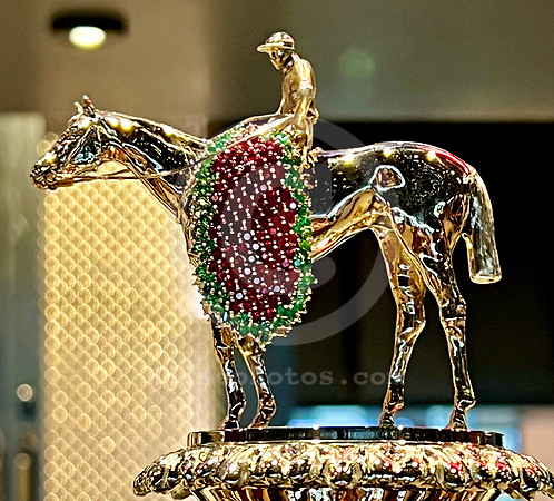 2024_Kentucky_derby_trophy01