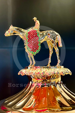 2024_kentucky_derby_trophy04