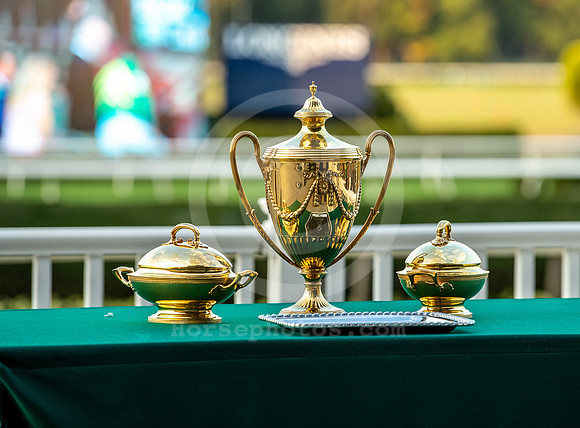 jockeyclub_trophy10_ko