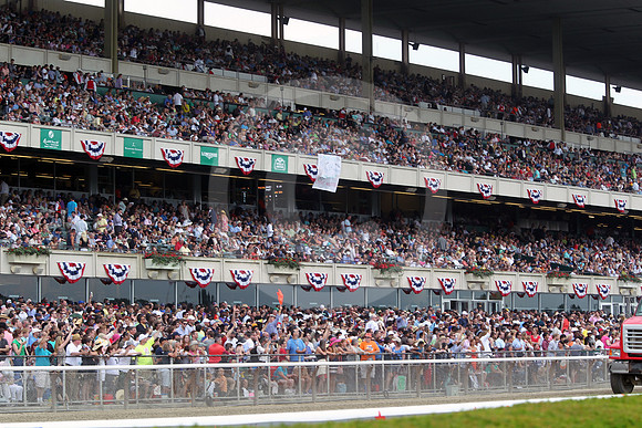 belmontpark_crowd32