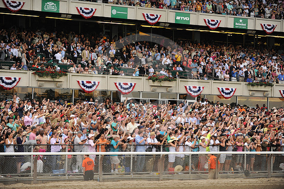 belmontpark_crowd34_me