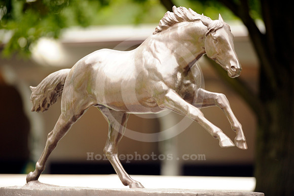 secretariat_statue19_hr