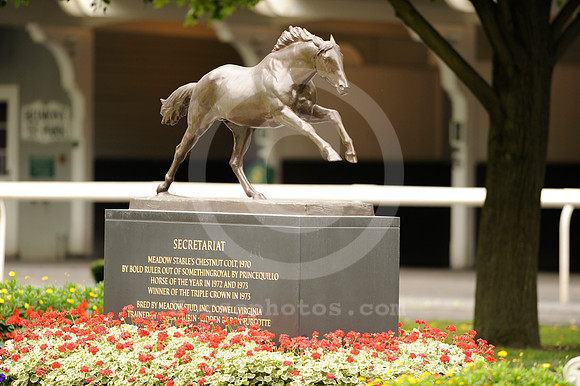 secretariat_statue20_hr