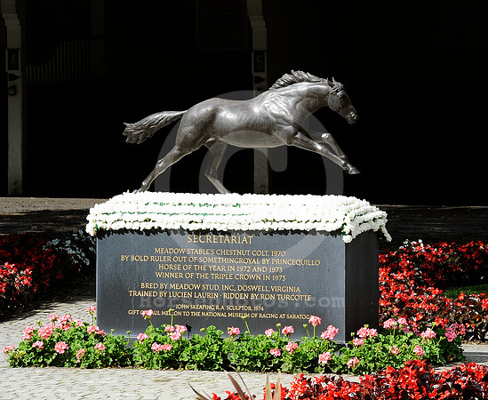 secretariatstatue19_hr