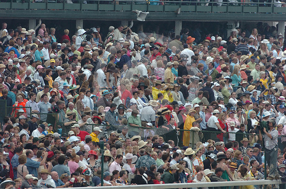 churchillcrowd02_hr