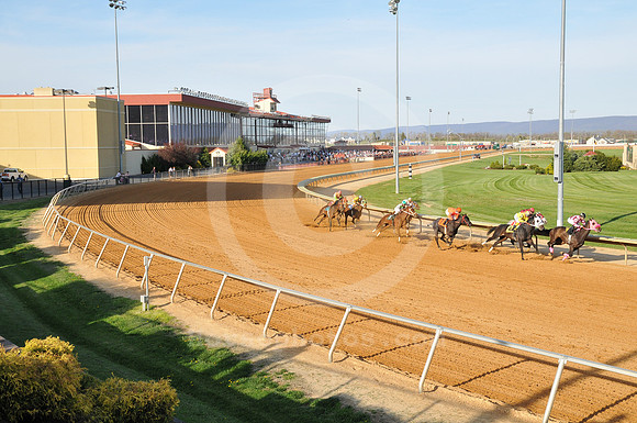 charlestown_races24_me