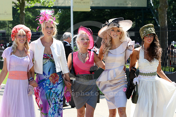 ascot_fashion321_fs