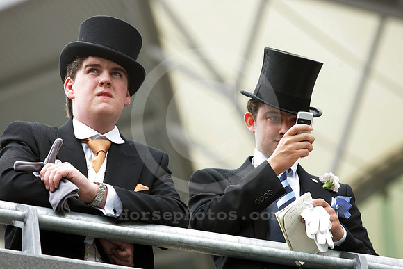 ascot_crowd13_fs