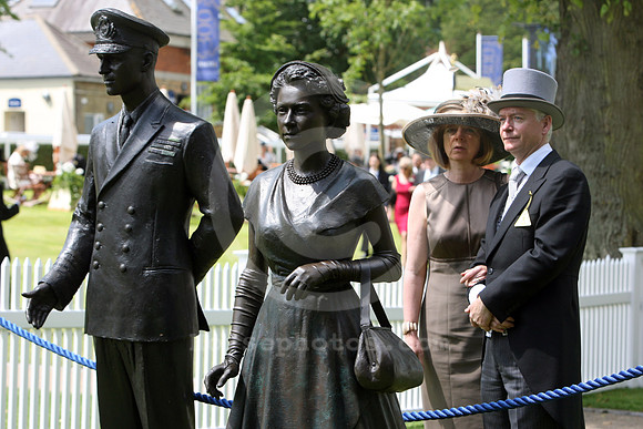 ascot_sculpture02_fs