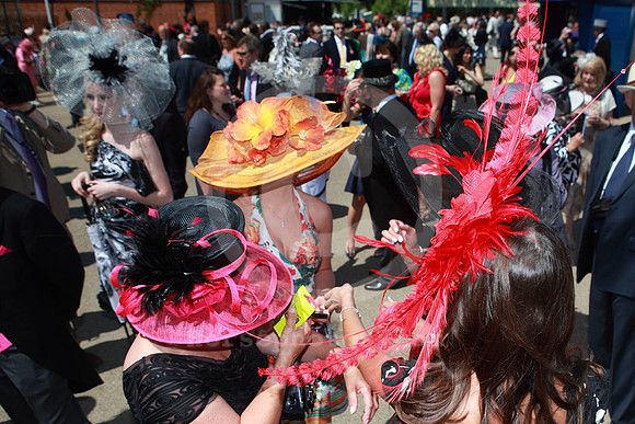ascot_fashion326_fs