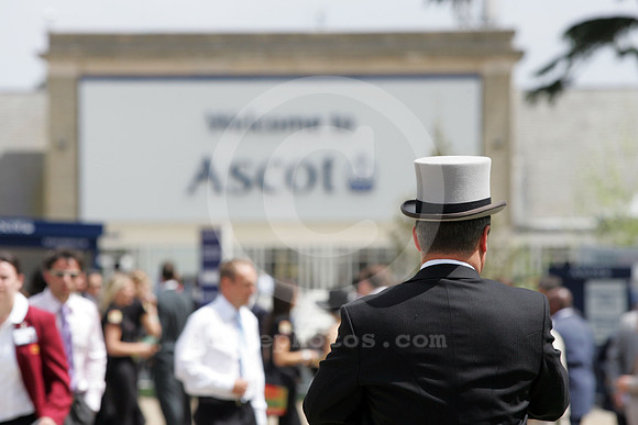 ascot_crowd12_fs