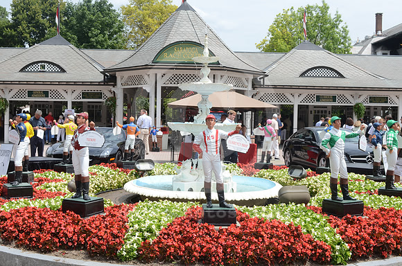 saratoga_entrance03_hr