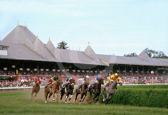 saratoga racing action