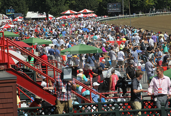 saratoga_grandstand54