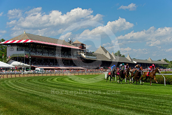 saratoga racing action