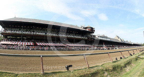 saratoga_grandstand3