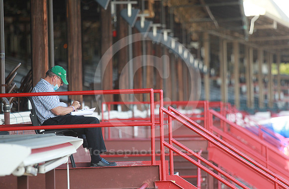 saratoga_grandstand51