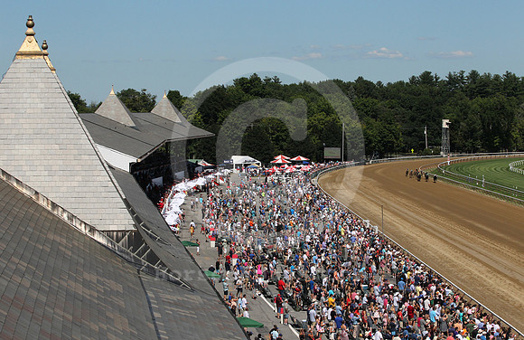 saratoga_grandstand_crowd38