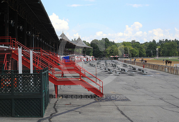 saratoga_grandstand79