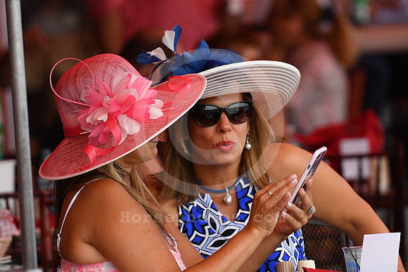 saratoga_hats41_bn