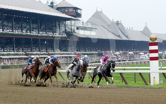saratoga racing action