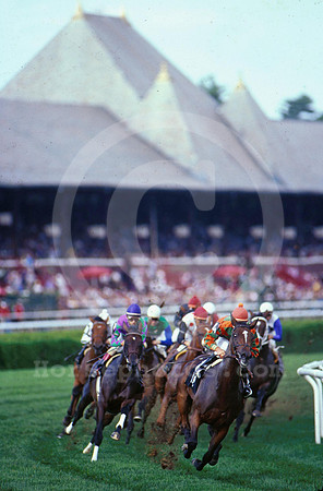 saratoga racing action