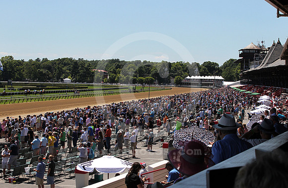 saratoga_grandstand_crowd39