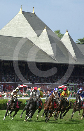 saratoga racing action