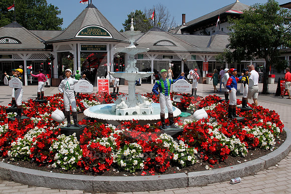 saratoga_clubhouse100