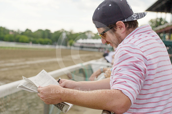 saratoga_racingfans20_bn