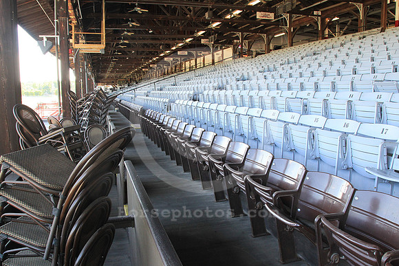 saratoga_grandstand_empty01_st