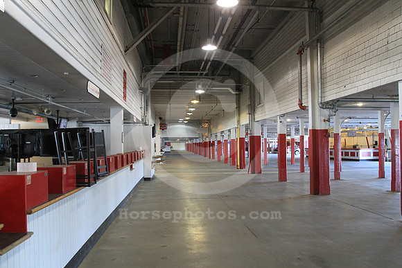 saratoga_grandstand_empty03_st