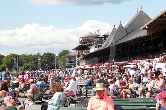 saratoga_grandstand162_st