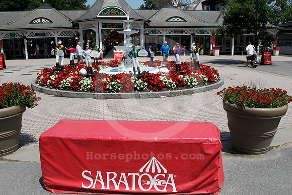 saratoga_clubhouse101