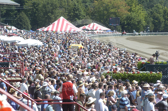 saratoga_grandstand86_hr