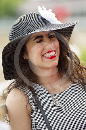 saratoga_racingfans22_bn