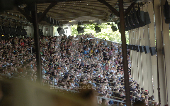 saratoga_grandstand77_hr