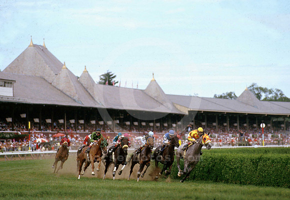 saratoga racing action