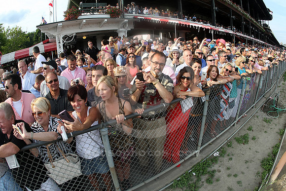 saratoga_grandstand52