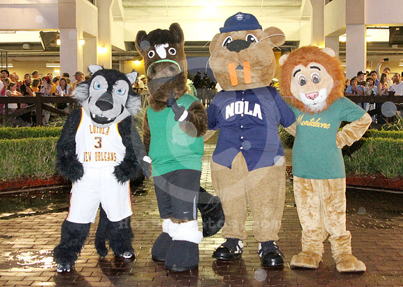 mascots_fairgrounds01_lh