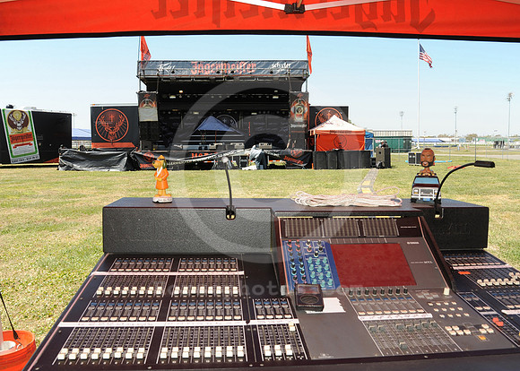 louisianaderby_infieldfestival03_ab