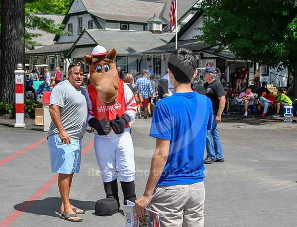 saratogamascot01_ko