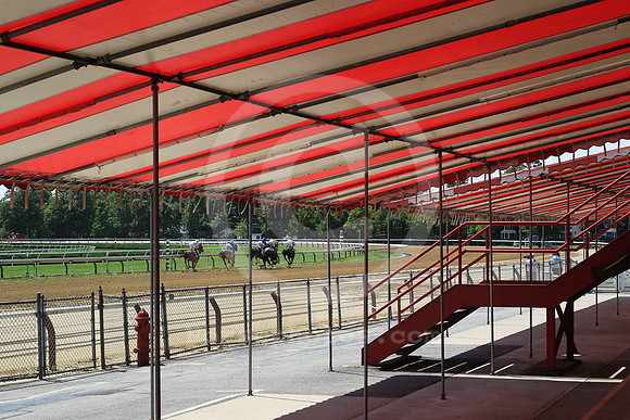 saratoga_grandstand75