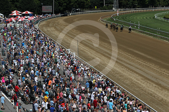 saratoga_grandstand_crowd37