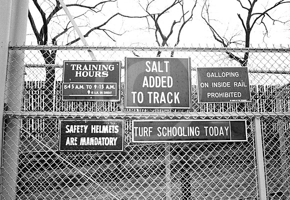 aqueductsigns01:gs