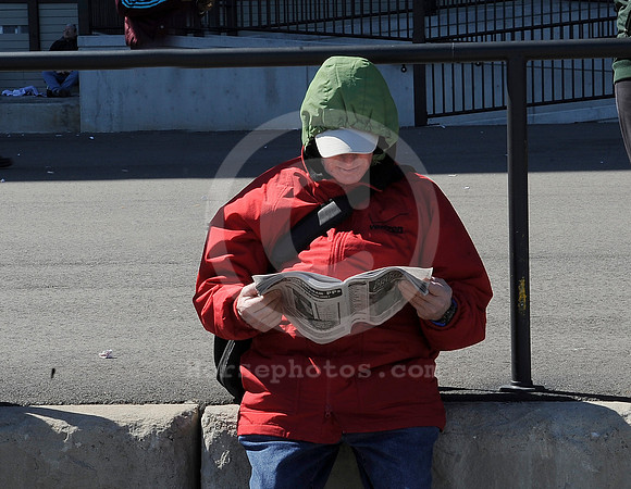 aqueduct_racing_fan01_hr