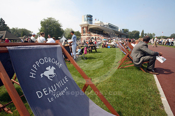 deauville_grandstand60_fs