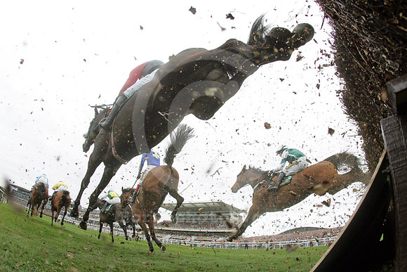 aintree_racecourse_jump34_fs