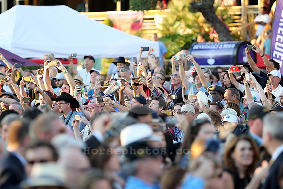 bc16crowds03_cg